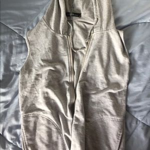 Sleeveless sweatshirt